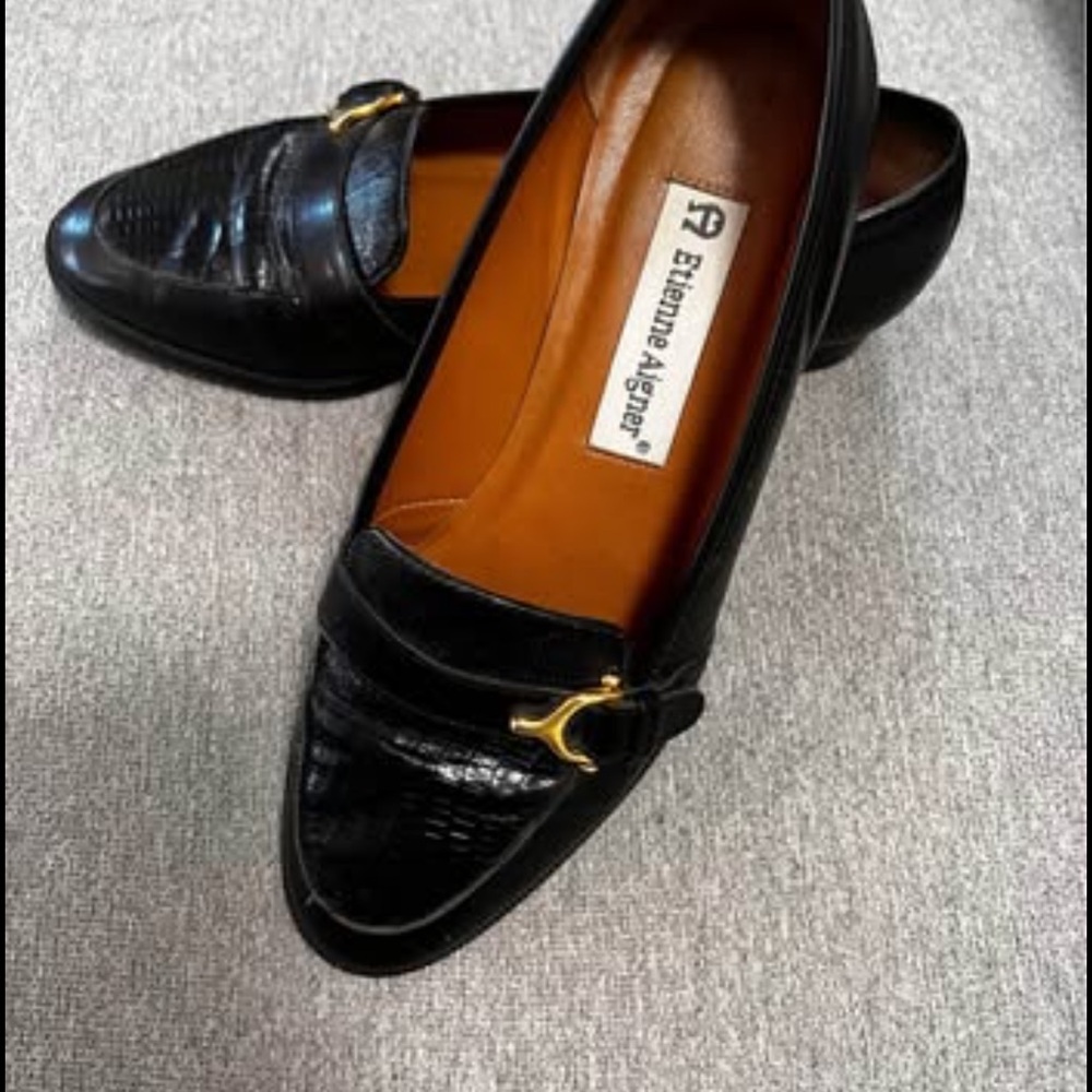 Vintage  Etienne Aigner Women's Elegant Black loafers size 5/5.5